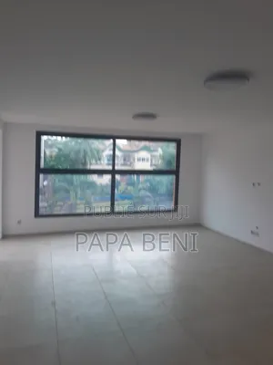 4chbre Villa dans Angré Immobilier, Cocody à Louer