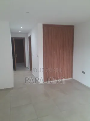 4chbre Villa dans Angré Immobilier, Cocody à Louer