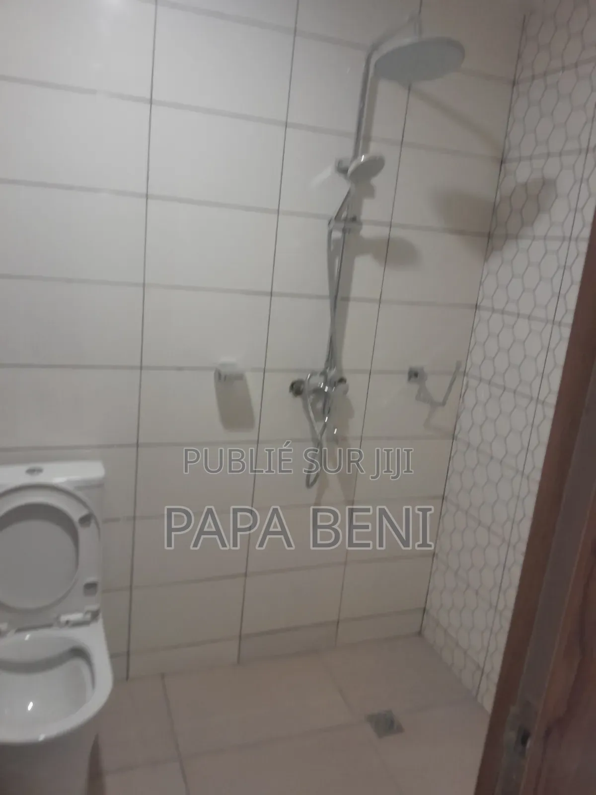 4chbre Villa dans Angré Immobilier, Cocody à Louer