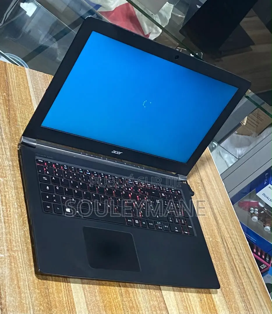 Ordinateur portable Acer Aspire 17 8GB Intel Core i5 HDD+SSD 1.5T
