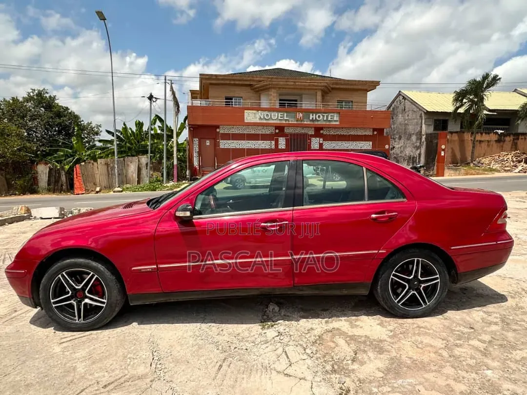 Mercedes-Benz C240 2.6 RWD 2000 Pearl