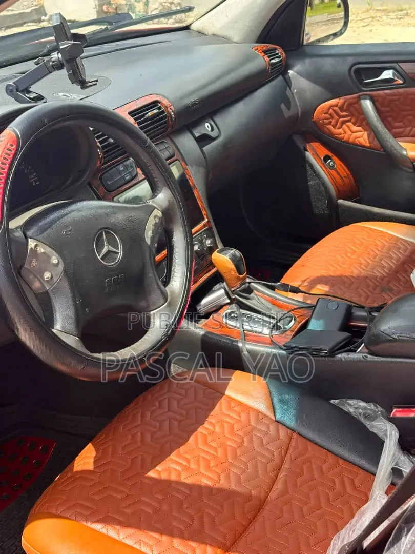 Mercedes-Benz C240 2.6 RWD 2000 Pearl