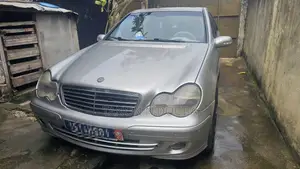 Mercedes-Benz C200 2004 Gris