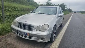 Mercedes-Benz C200 2004 Gris