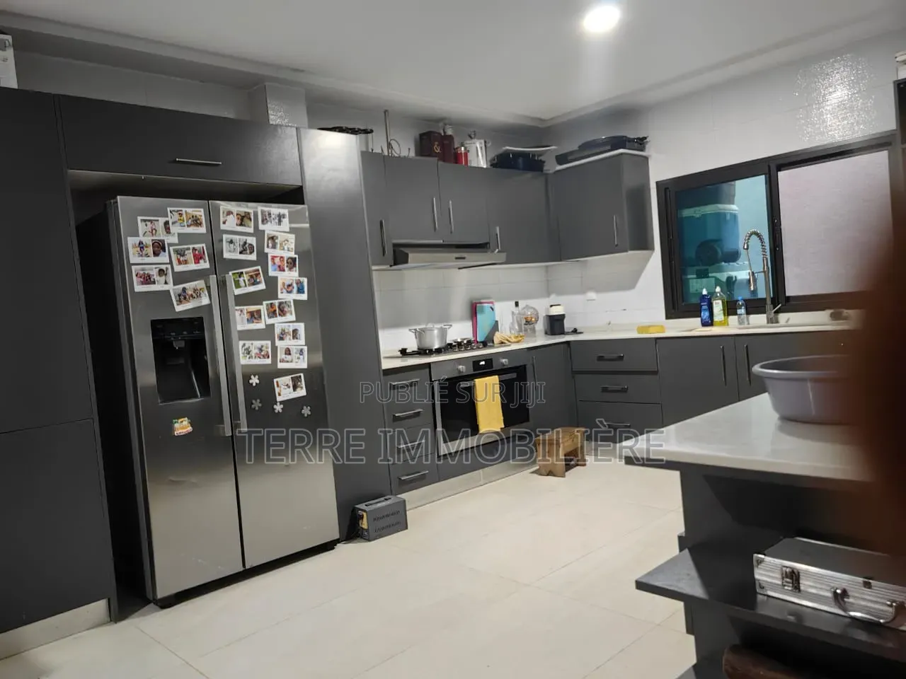 5chbre Maison dans La Terre Immobilière, Cocody à Vendre