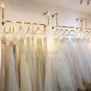 Porte Vêtements Présentoirs De Vêtements en Boutique