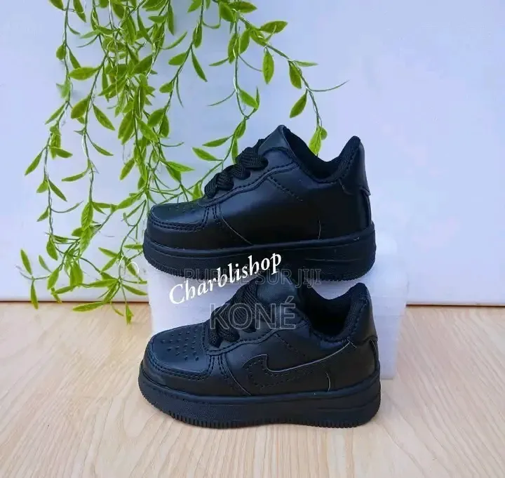 Chaussures Des Enfants
