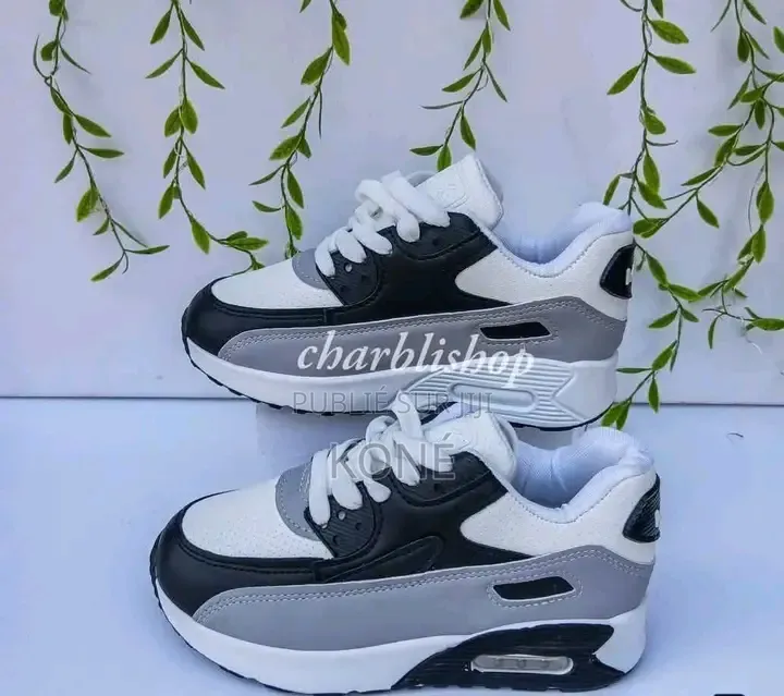 Chaussures Des Enfants