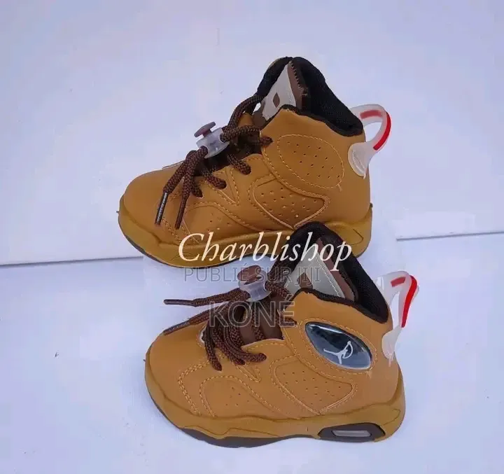 Chaussures Des Enfants