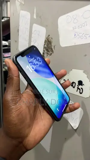 Apple iPhone 11 64 GB Noir