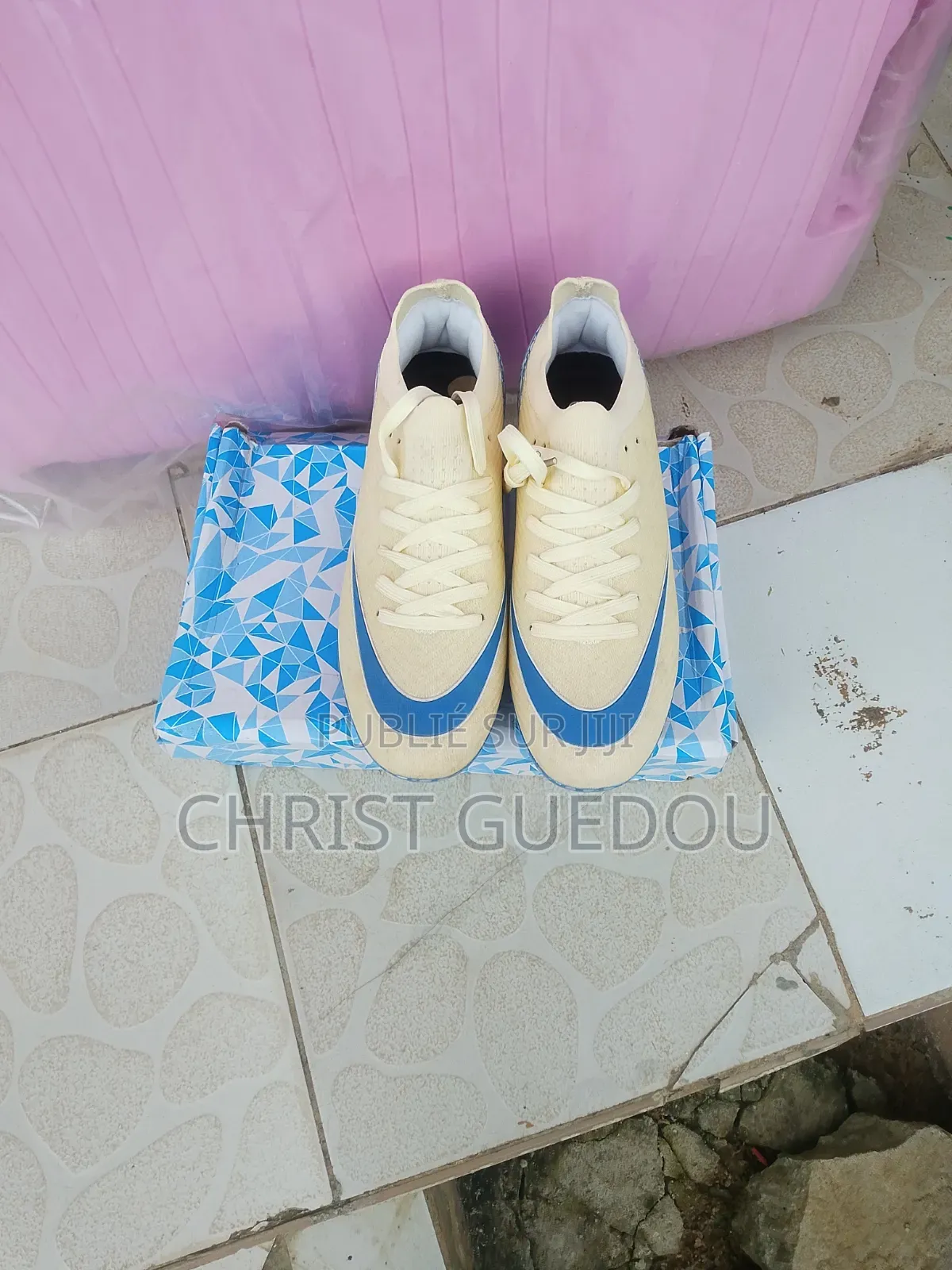Paire De Marque