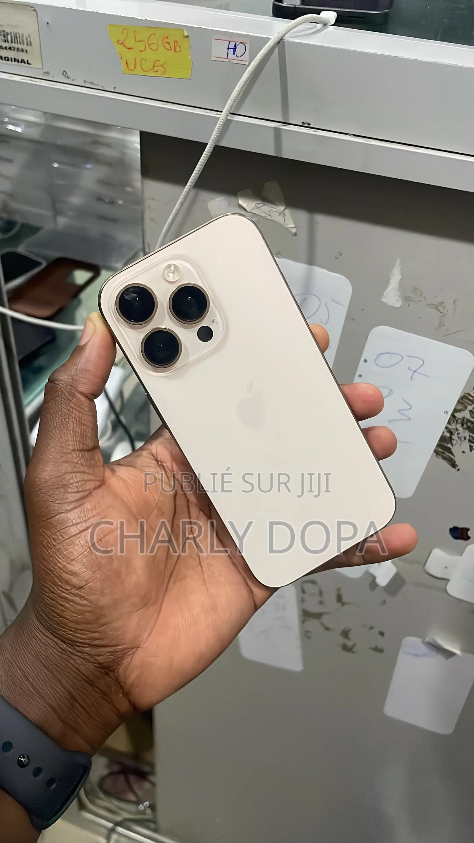 Apple iPhone 16 Pro 128 GB Doré