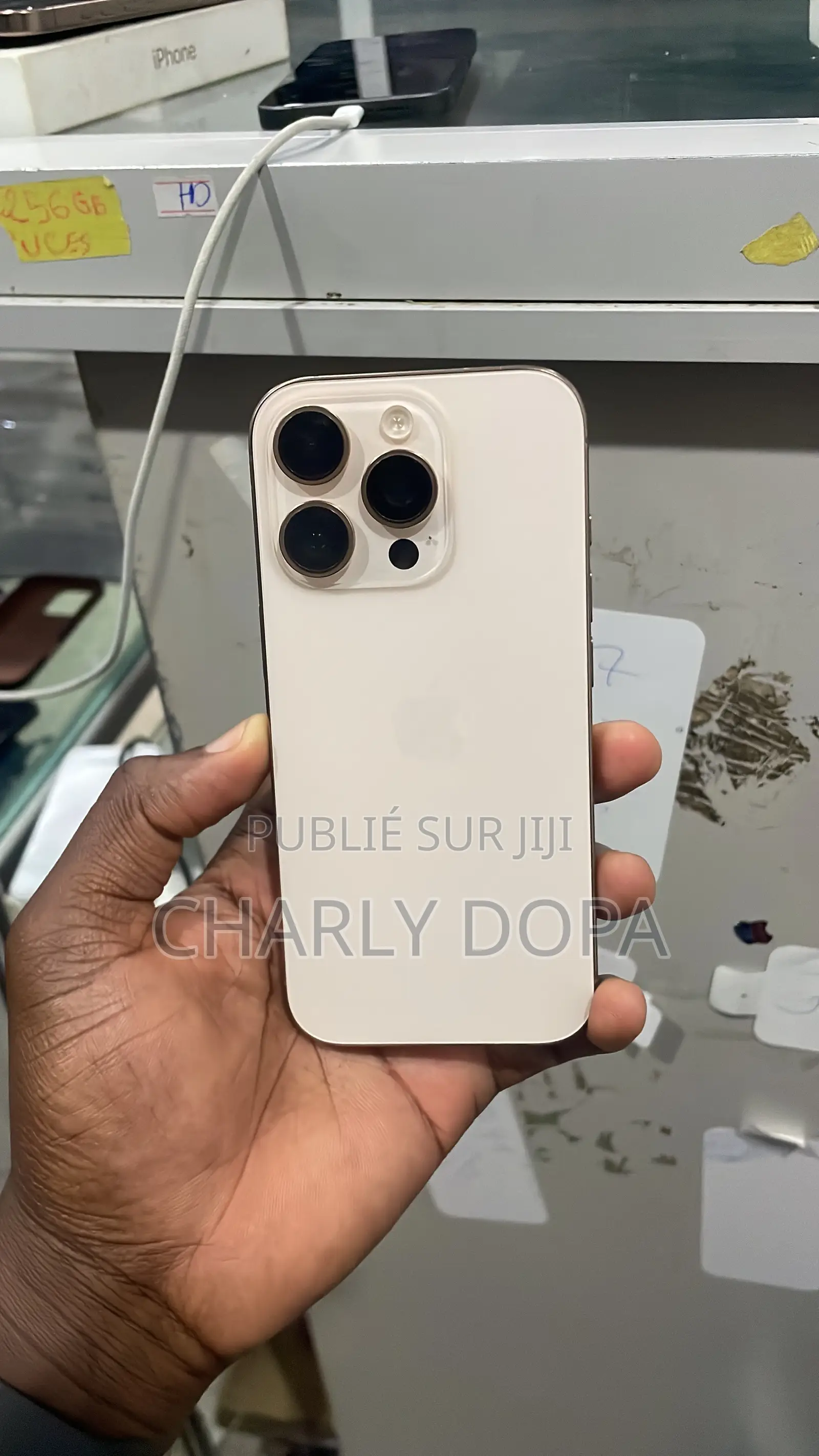 Apple iPhone 16 Pro 128 GB Doré