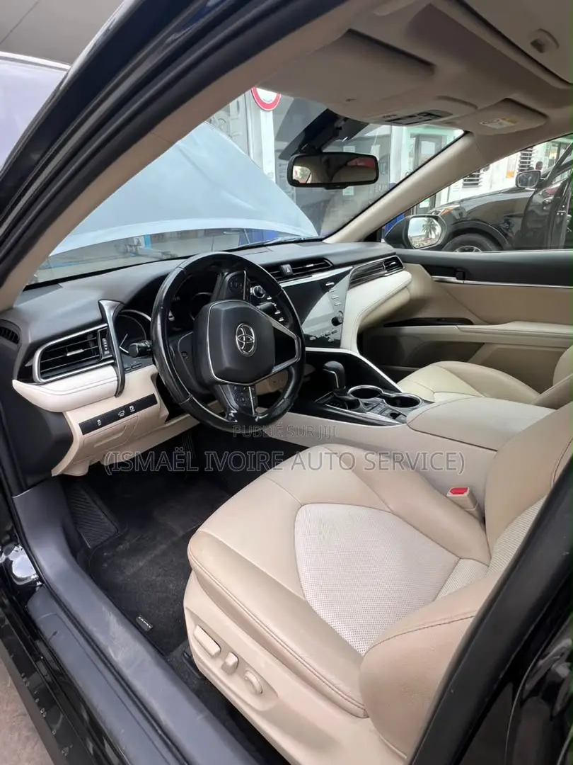 Toyota Camry 2022 Noir
