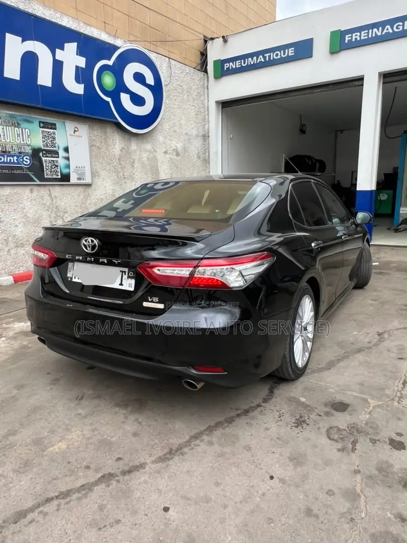 Toyota Camry 2022 Noir