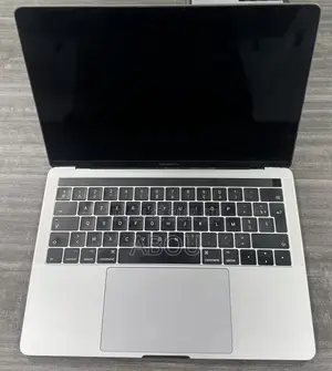 Ordinateur portable Apple MacBook Pro 2016 16GB Intel Core i7 SSD 256GB