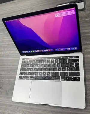 Ordinateur portable Apple MacBook Pro 2016 16GB Intel Core i7 SSD 256GB