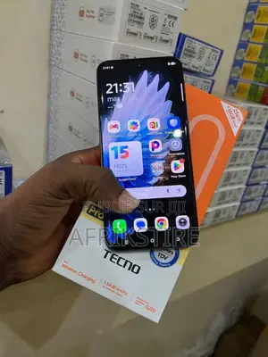 Nouveau Tecno Spark 40 Pro+ 256 GB Bronze