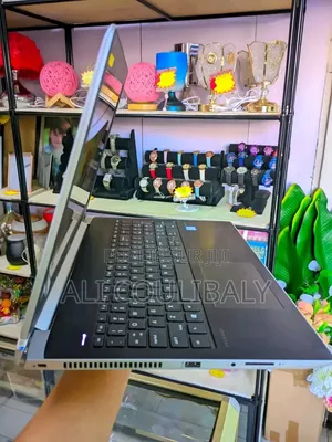 Nouveau HP EliteBook 840 G5 8GB Intel Core i7 HDD 256GB