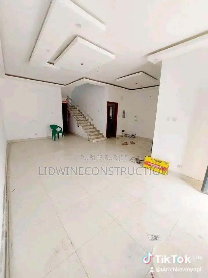 4chbre Appartement dans Cocody à Vendre