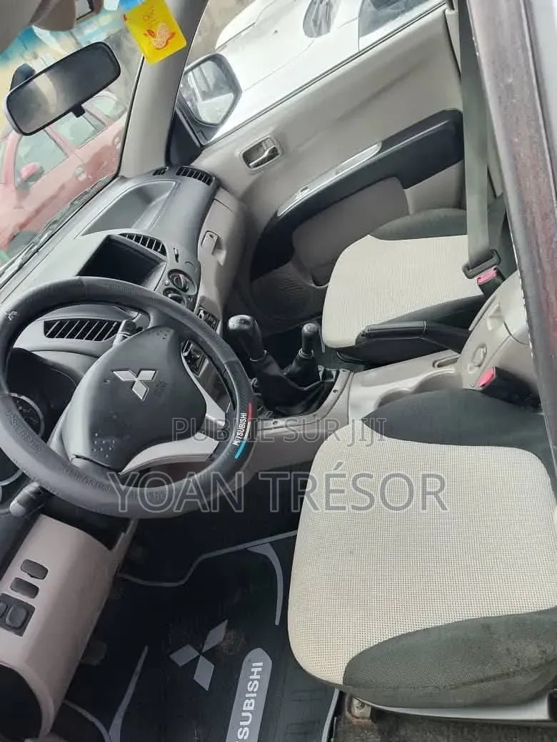 Mitsubishi L200 2014 Gris
