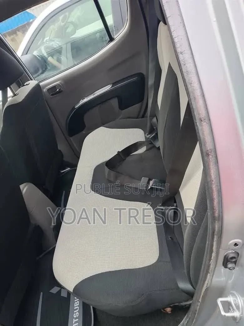Mitsubishi L200 2014 Gris