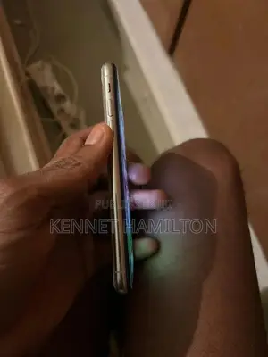 Apple iPhone X 64 GB Autre