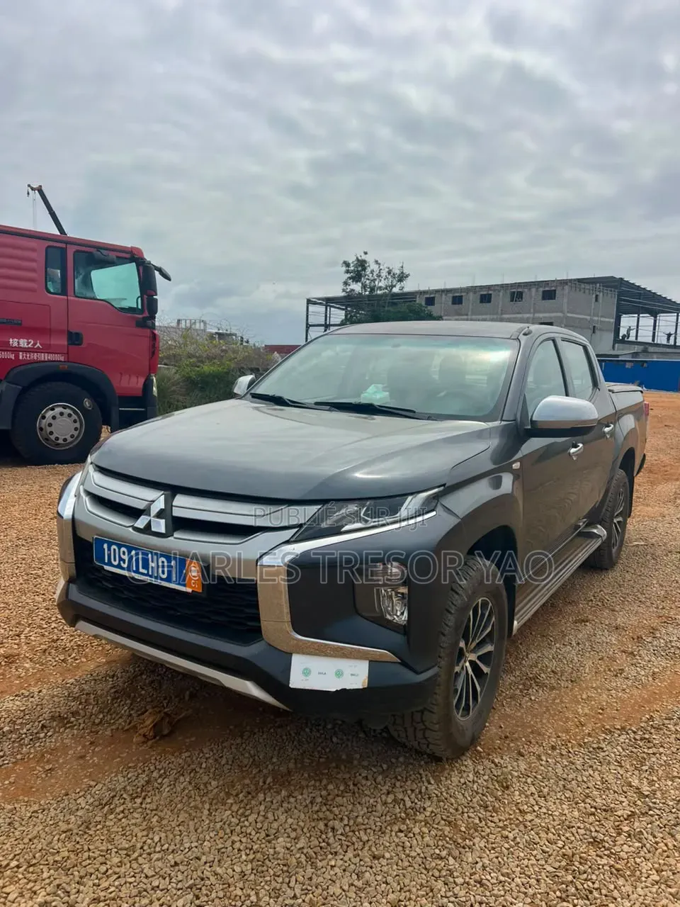 Mitsubishi L200 2022 Gris