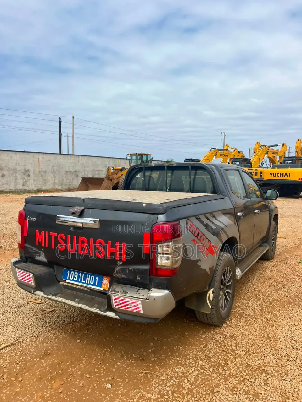 Mitsubishi L200 2022 Gris