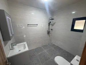 1chbre Duplex dans Issouf Sawadogo, Cocody à Vendre