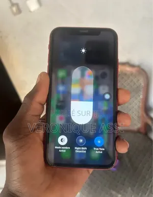 Apple iPhone 11 64 GB Rouge