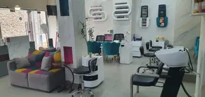 Salon Haut De Gamme Clé en Main À Céder – Angré Djorogobité