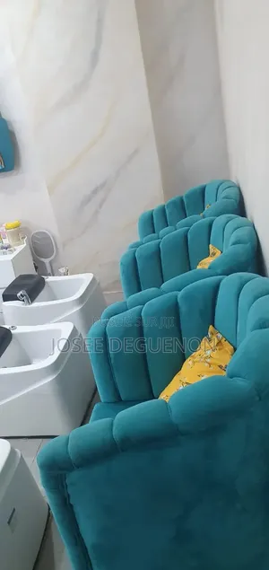 Salon Haut De Gamme Clé en Main À Céder – Angré Djorogobité