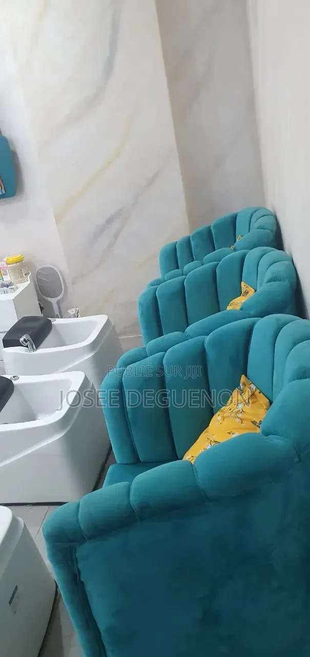 Salon Haut De Gamme Clé en Main À Céder – Angré Djorogobité