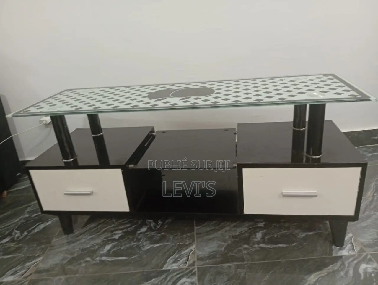 Meuble Vitré Avec Deux Armoires