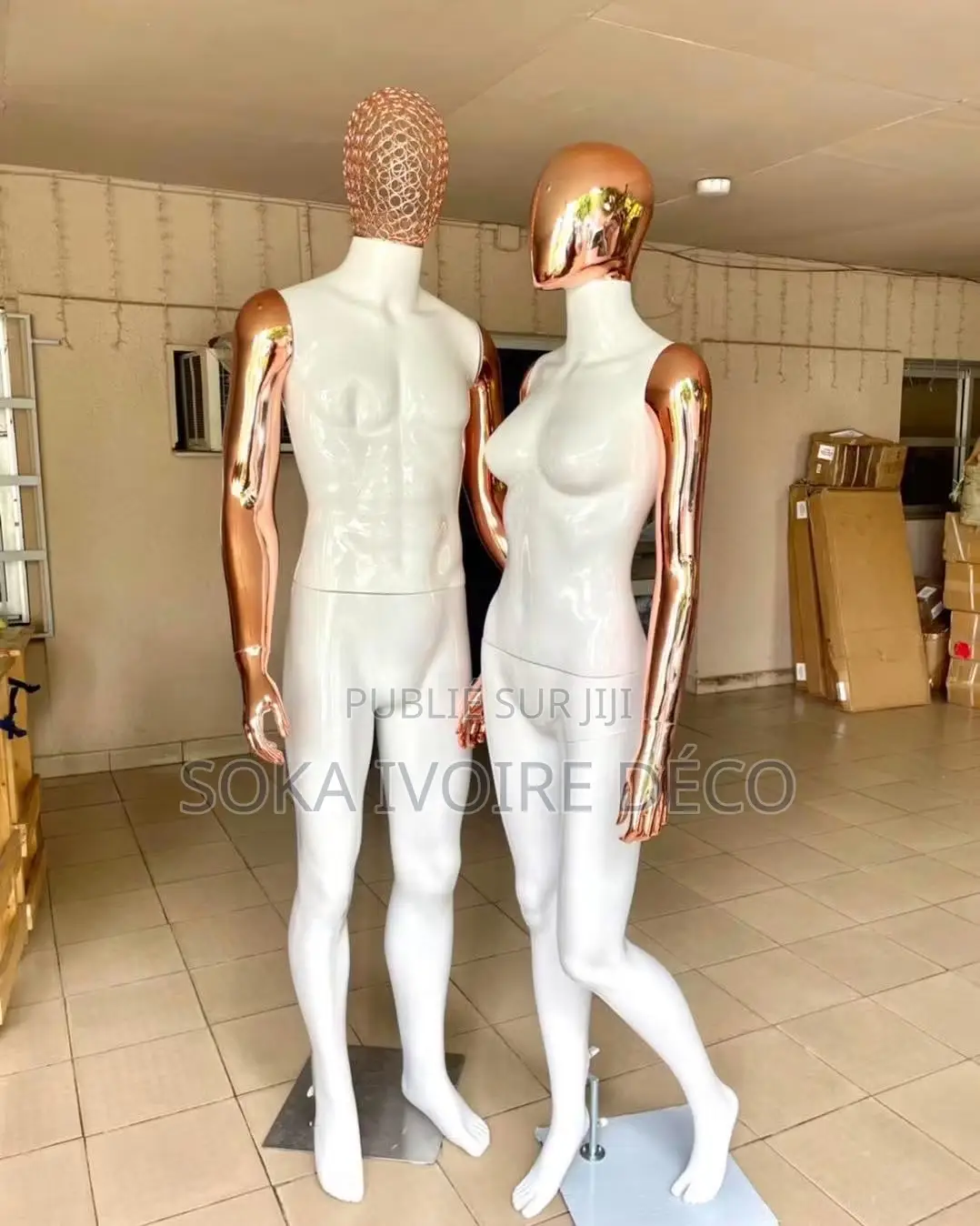 Disponible Notre Couple Mannequins Blanc-Rose