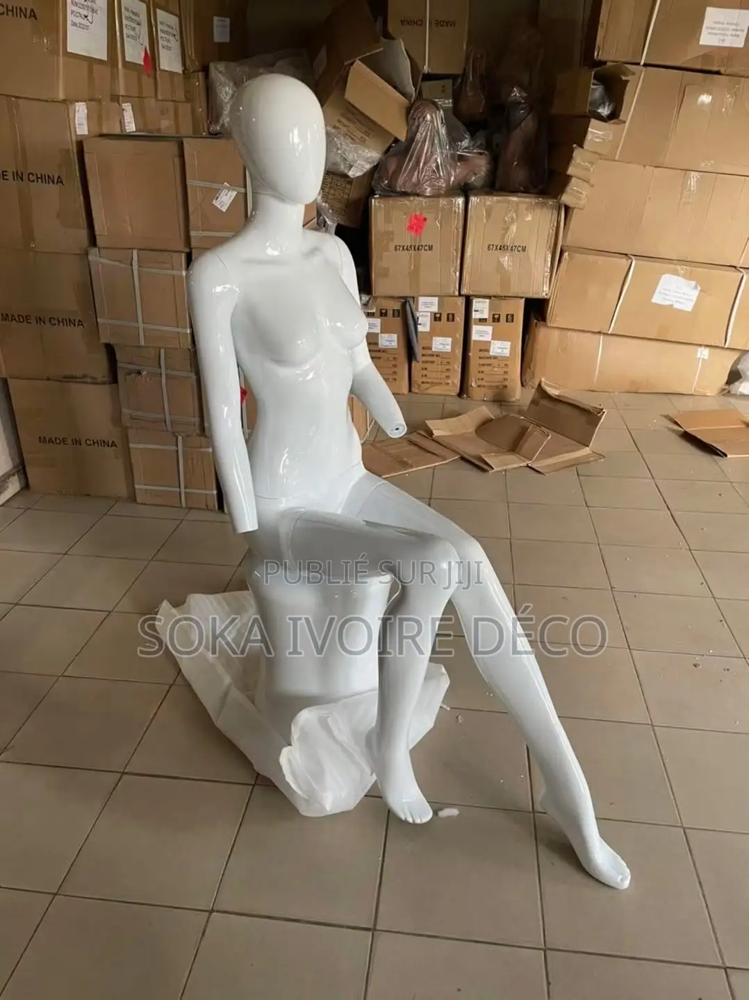 Disponible Notre Couple Mannequins Blanc-Rose