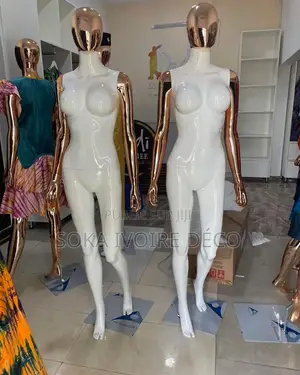 Disponible Notre Couple Mannequins Blanc-Rose