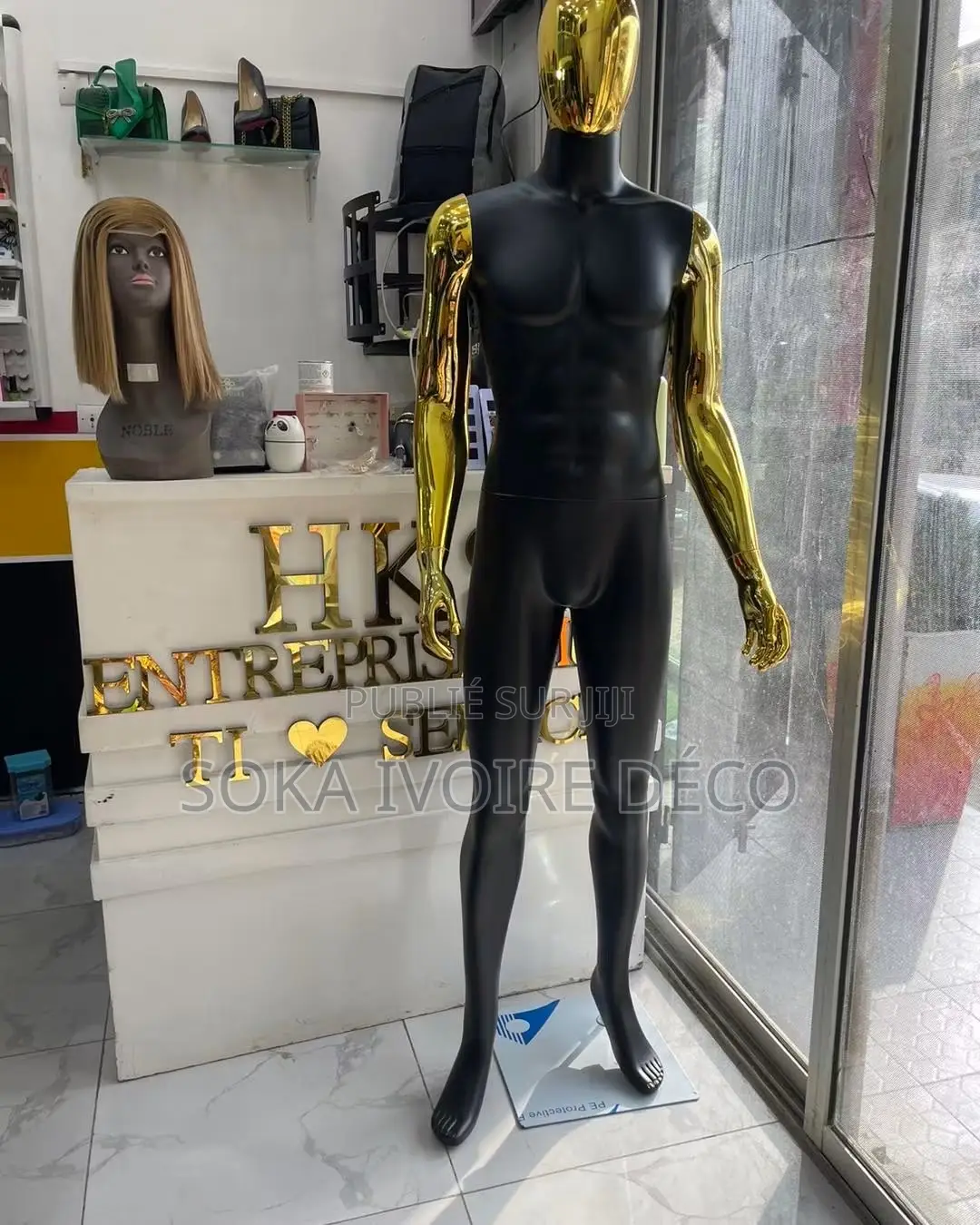 Disponible Notre Couple Mannequins Blanc-Rose
