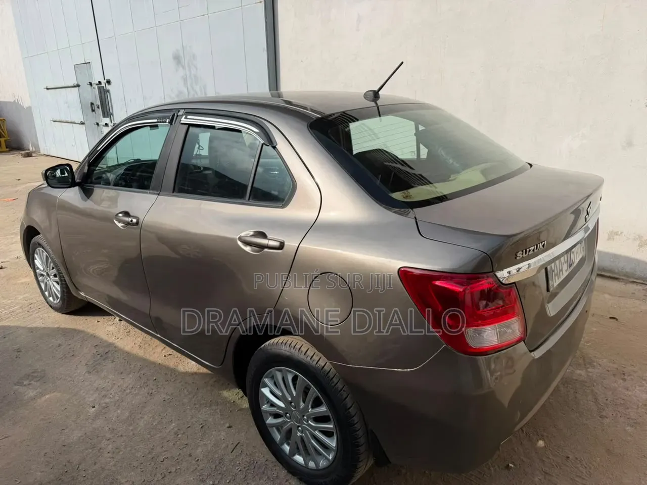 Suzuki Dzire 2023 Marron