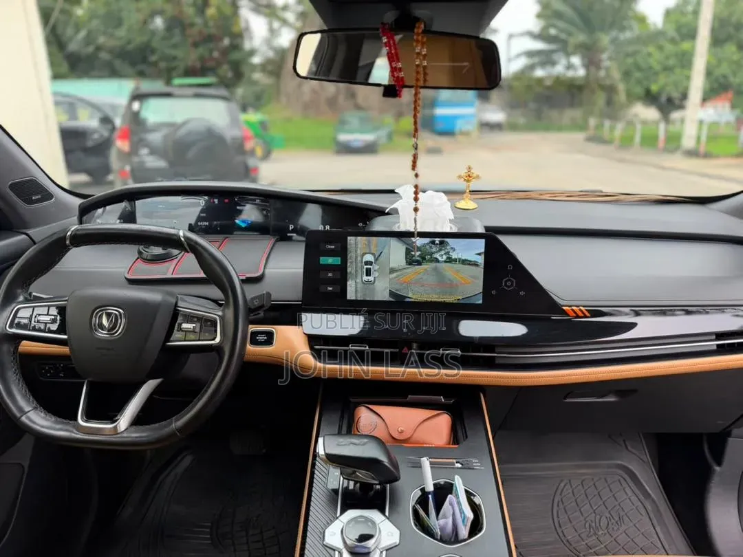 Changan UNI-K 2024 Blanc cassé