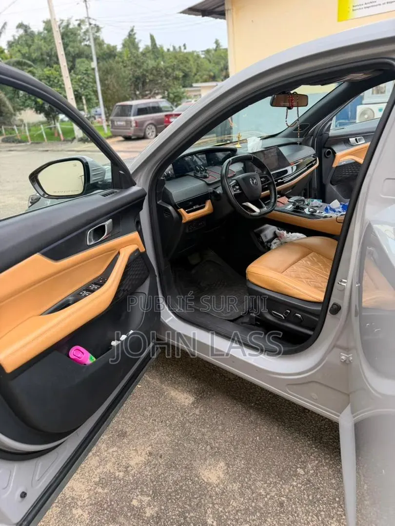 Changan UNI-K 2024 Blanc cassé