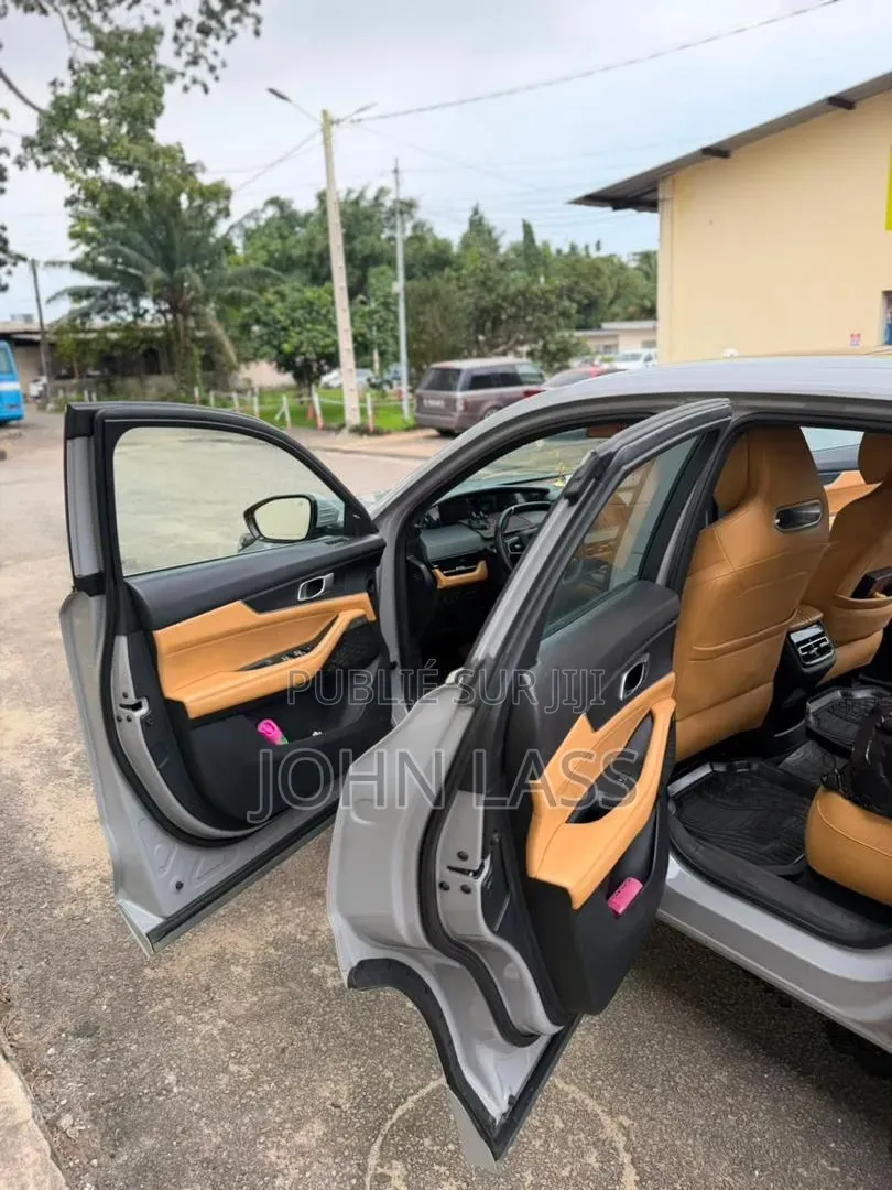 Changan UNI-K 2024 Blanc cassé