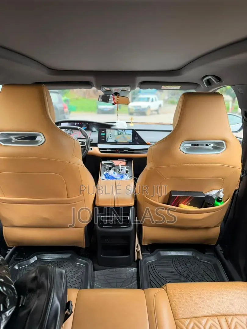 Changan UNI-K 2024 Blanc cassé