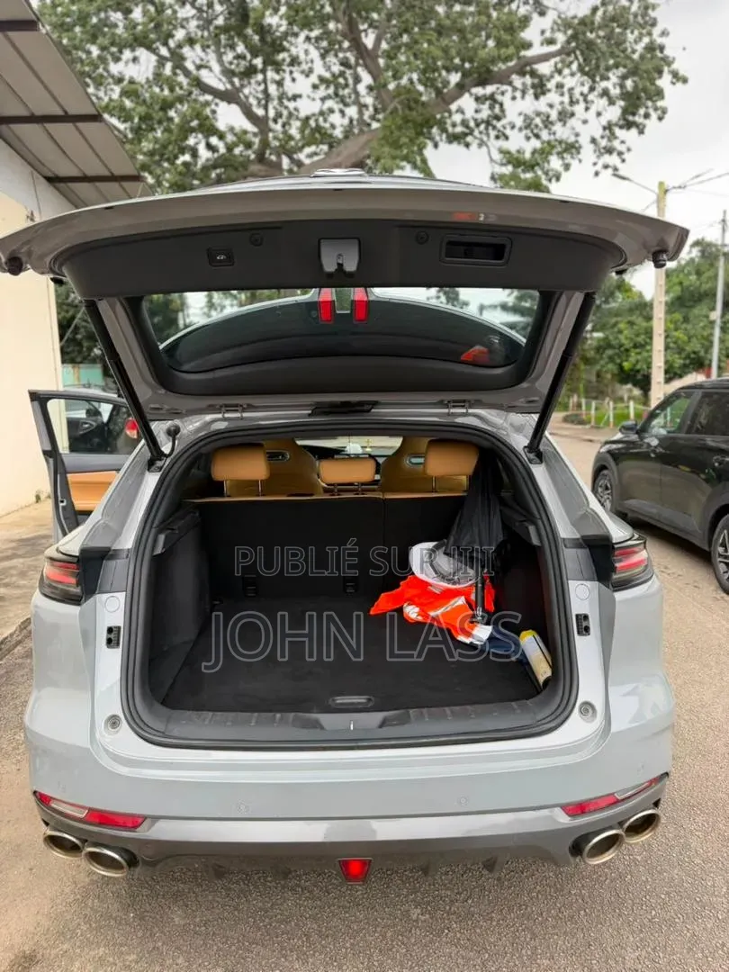 Changan UNI-K 2024 Blanc cassé