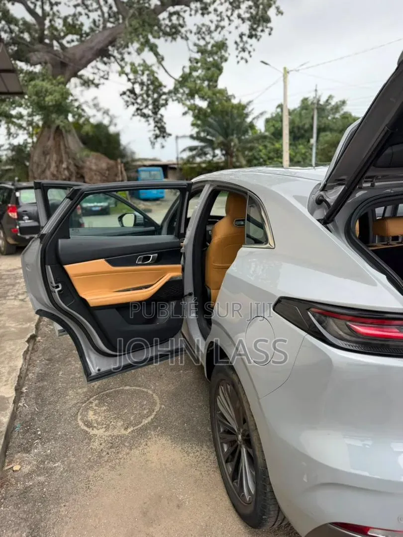 Changan UNI-K 2024 Blanc cassé