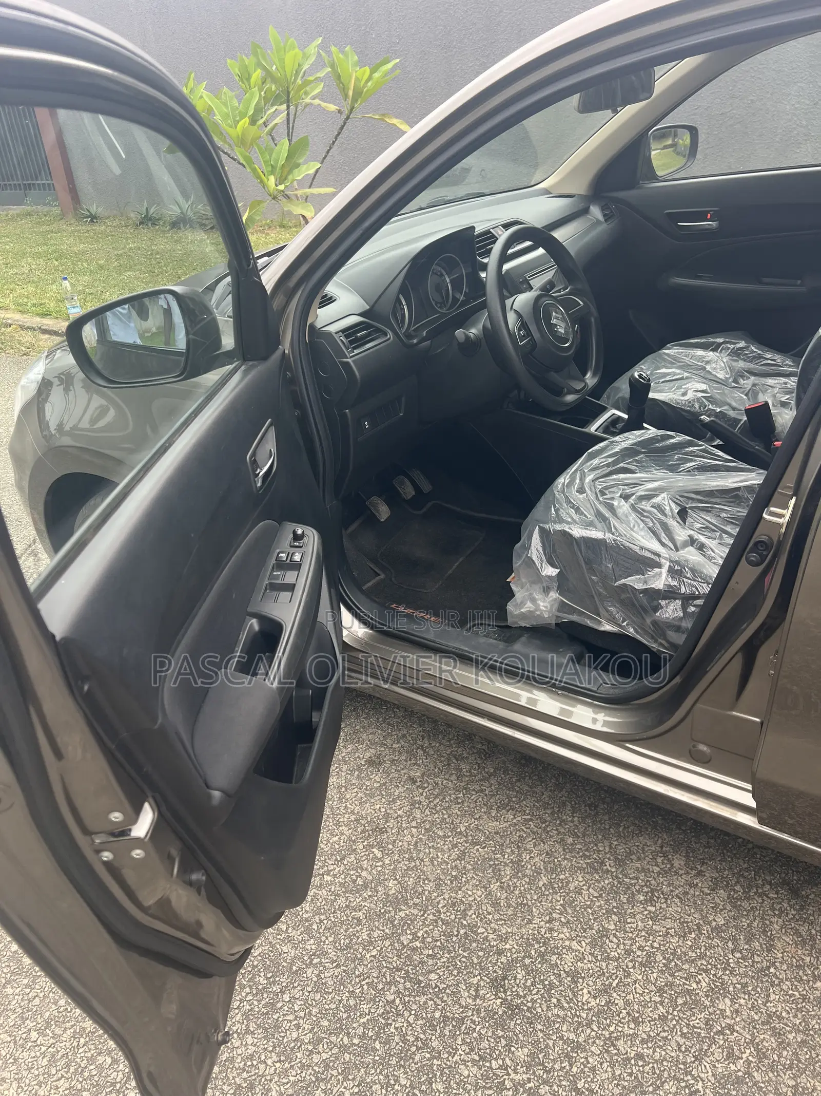 Nouveau Suzuki Dzire 2024 Gris