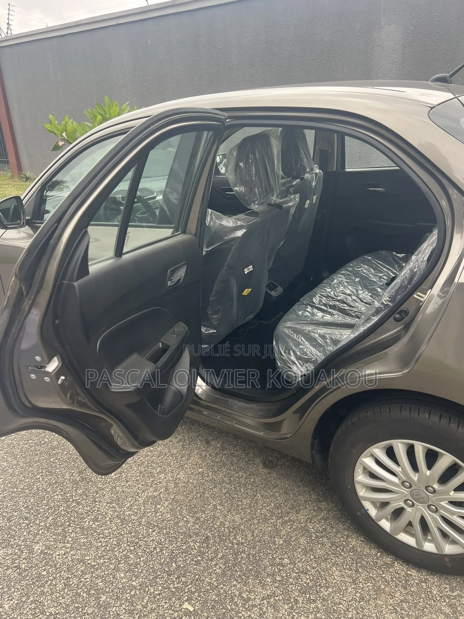 Nouveau Suzuki Dzire 2024 Gris