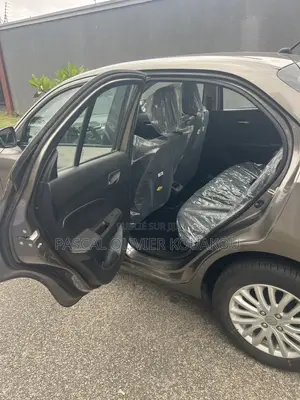 Nouveau Suzuki Dzire 2024 Gris