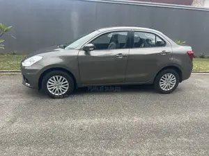 Nouveau Suzuki Dzire 2024 Gris